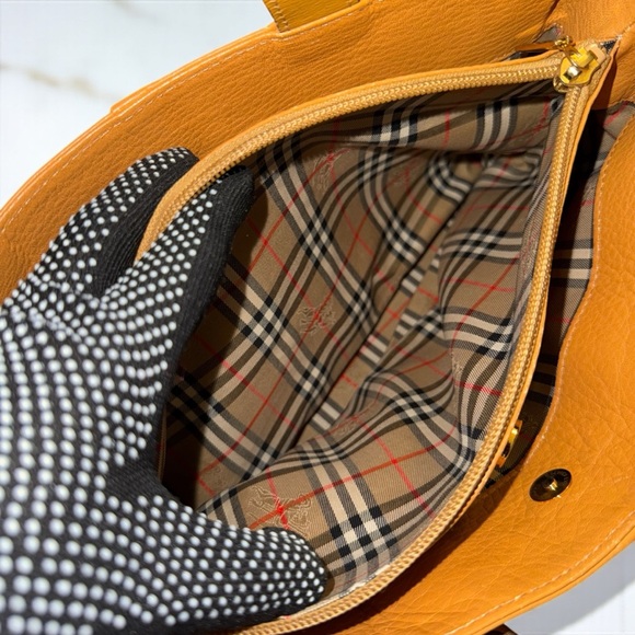 ❌❌SOLD❌❌
Burberry Tan Leather Nova check Tote Bag - Picture 6 of 7